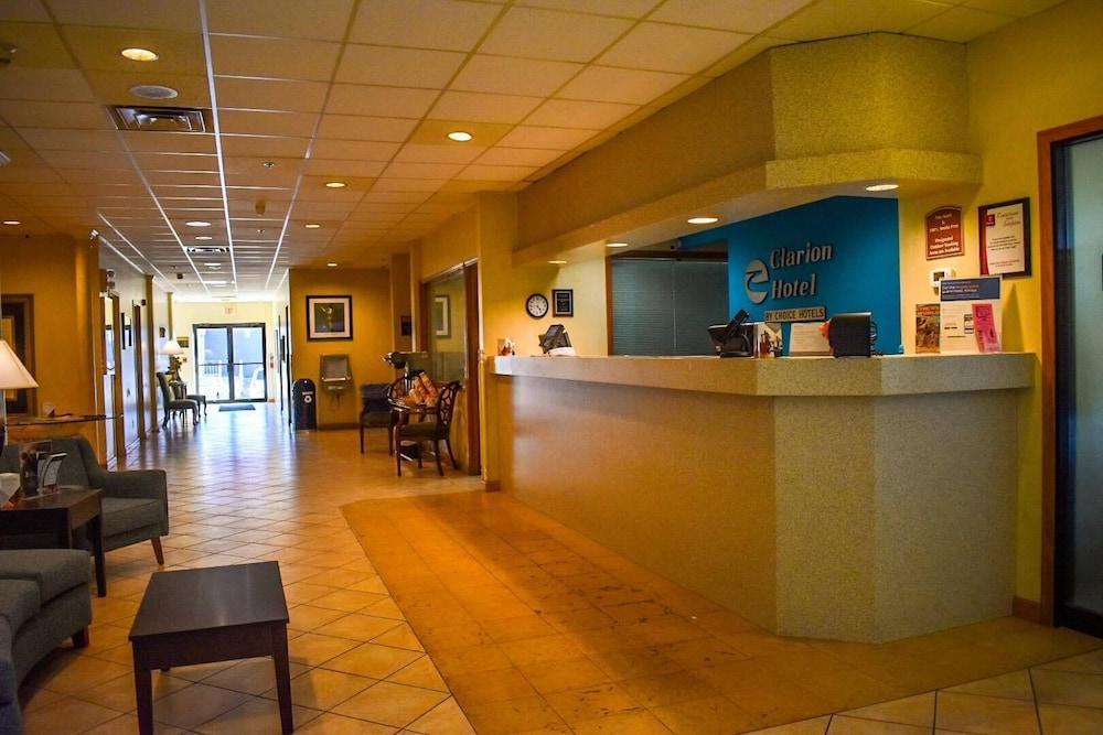 Americinn & Suites By Wyndham Baraboo Event Center Exterior foto