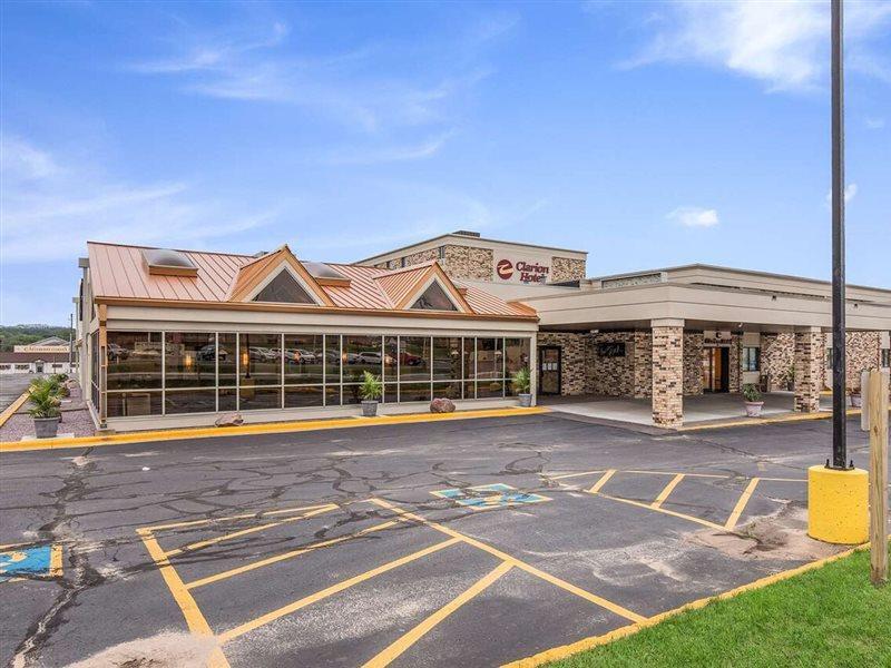 Americinn & Suites By Wyndham Baraboo Event Center Exterior foto