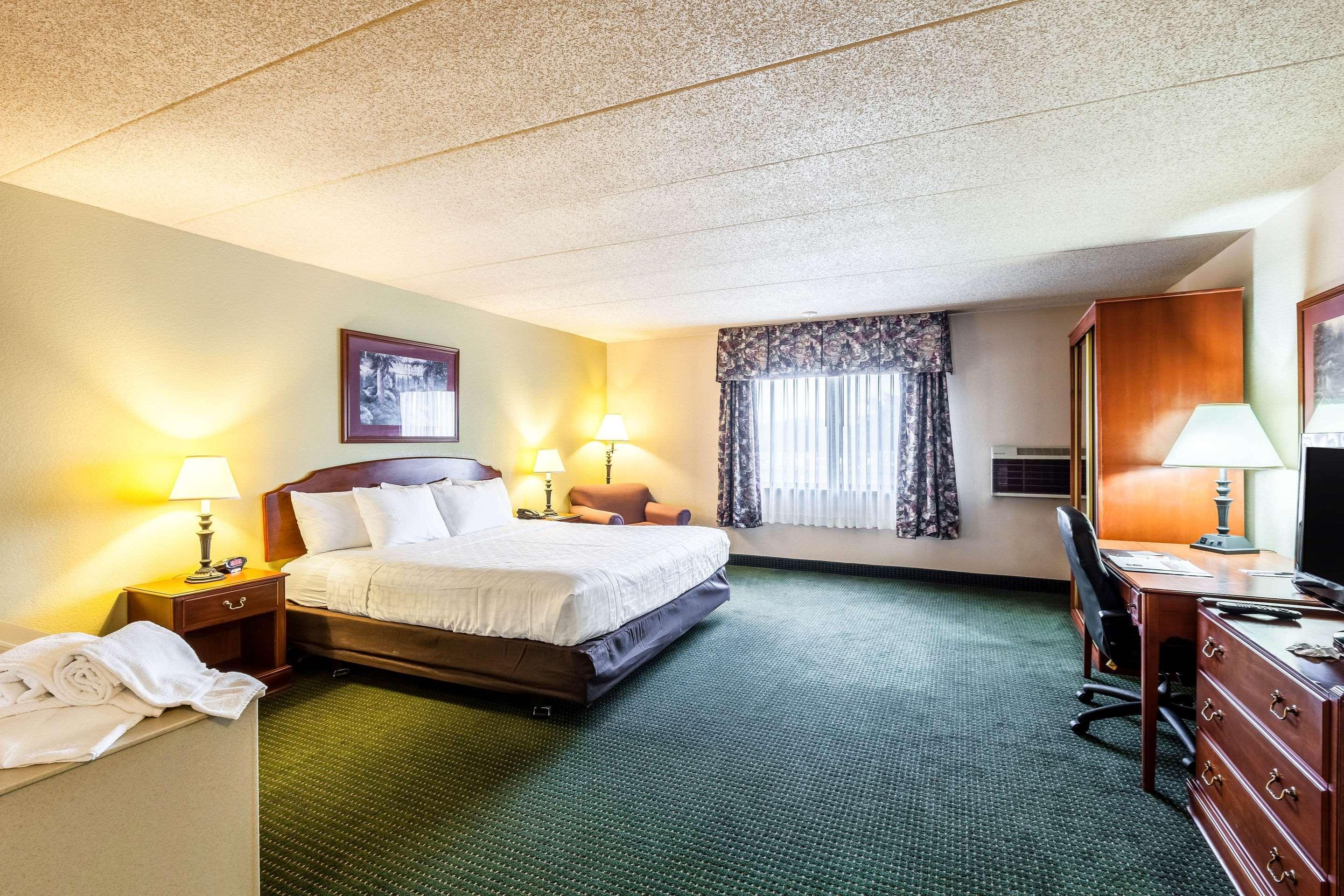 Americinn & Suites By Wyndham Baraboo Event Center Exterior foto