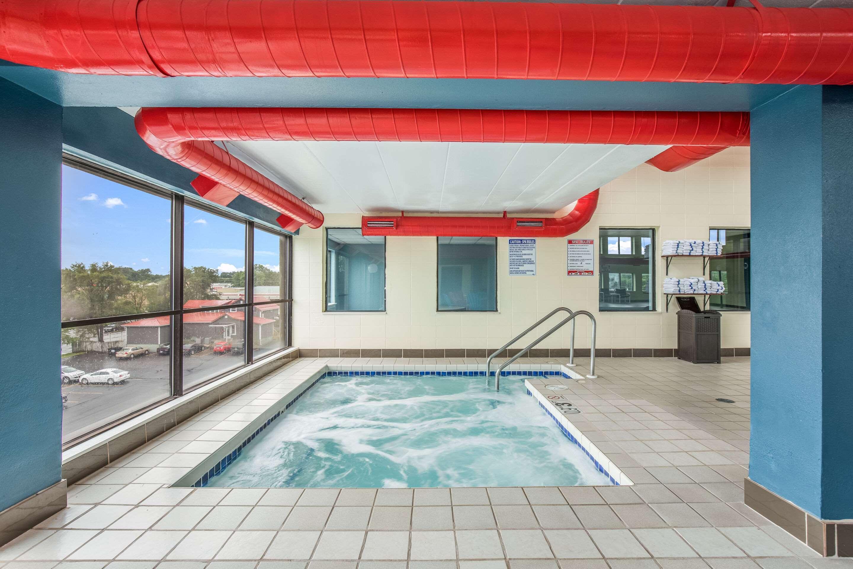 Americinn & Suites By Wyndham Baraboo Event Center Exterior foto