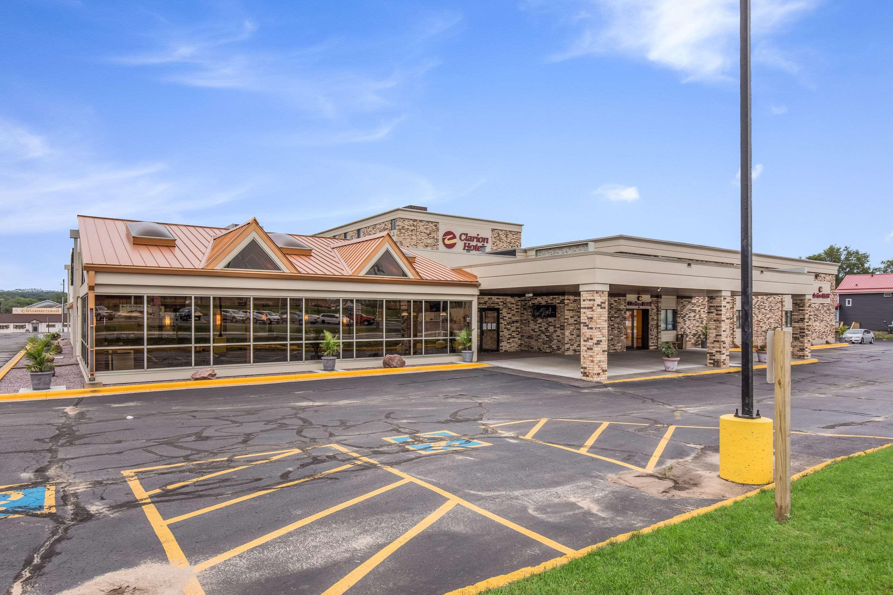 Americinn & Suites By Wyndham Baraboo Event Center Exterior foto