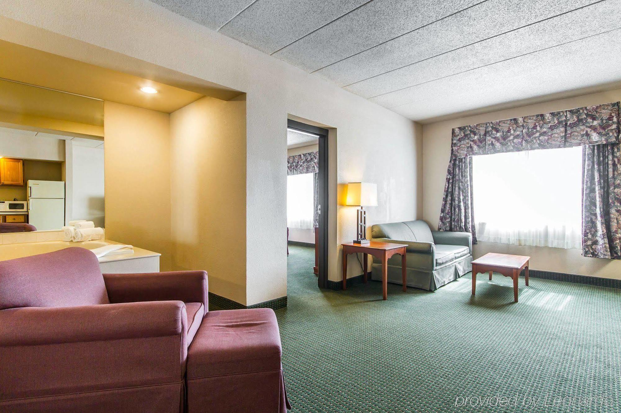 Americinn & Suites By Wyndham Baraboo Event Center Exterior foto