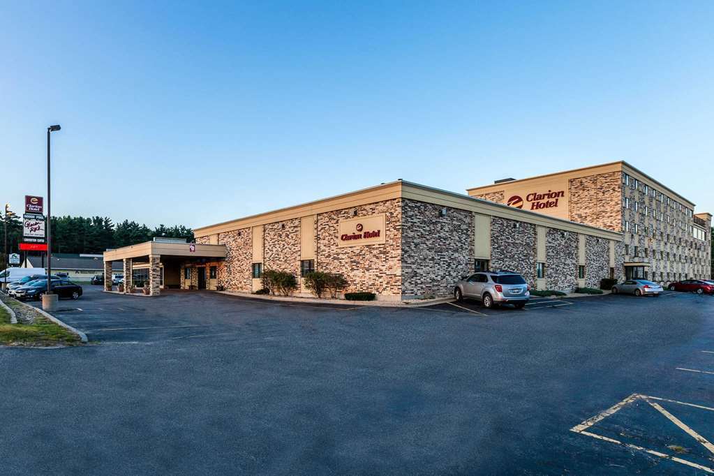 Americinn & Suites By Wyndham Baraboo Event Center Exterior foto